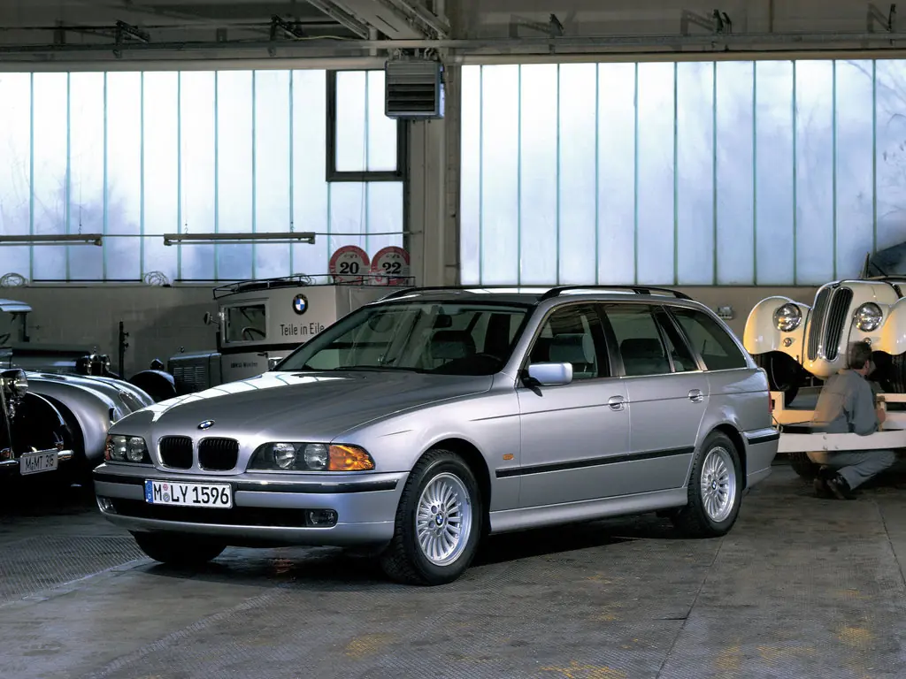 BMW 5-Series (E39) 4 поколение, универсал (03.1997 - 08.2000)